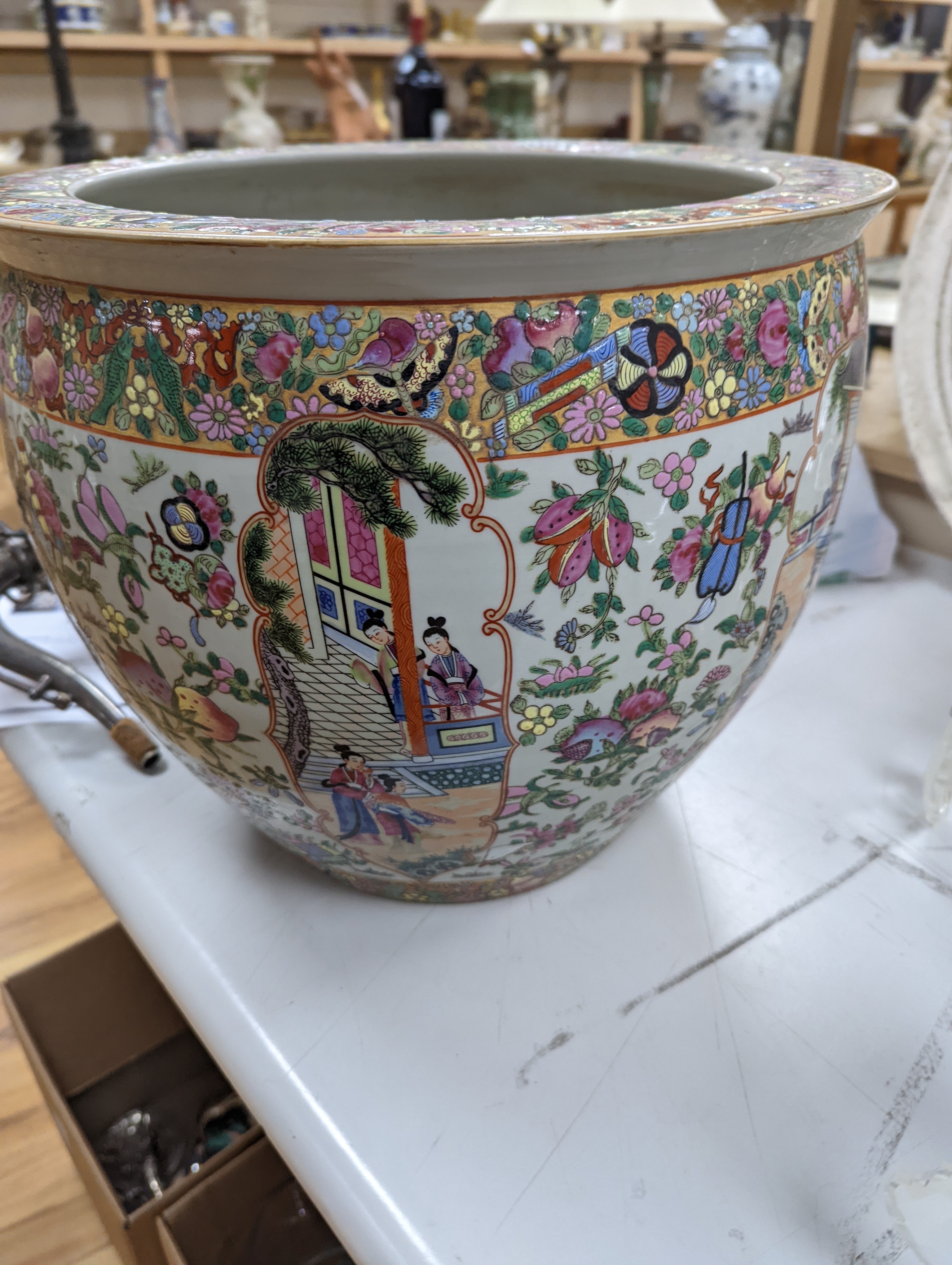 A Chinese famille rose fish bowl 32cm